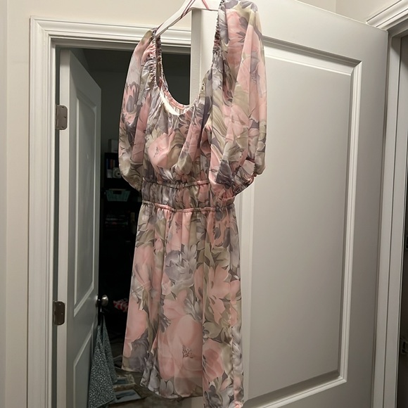 L Love Floral Romper - Picture 5 of 7